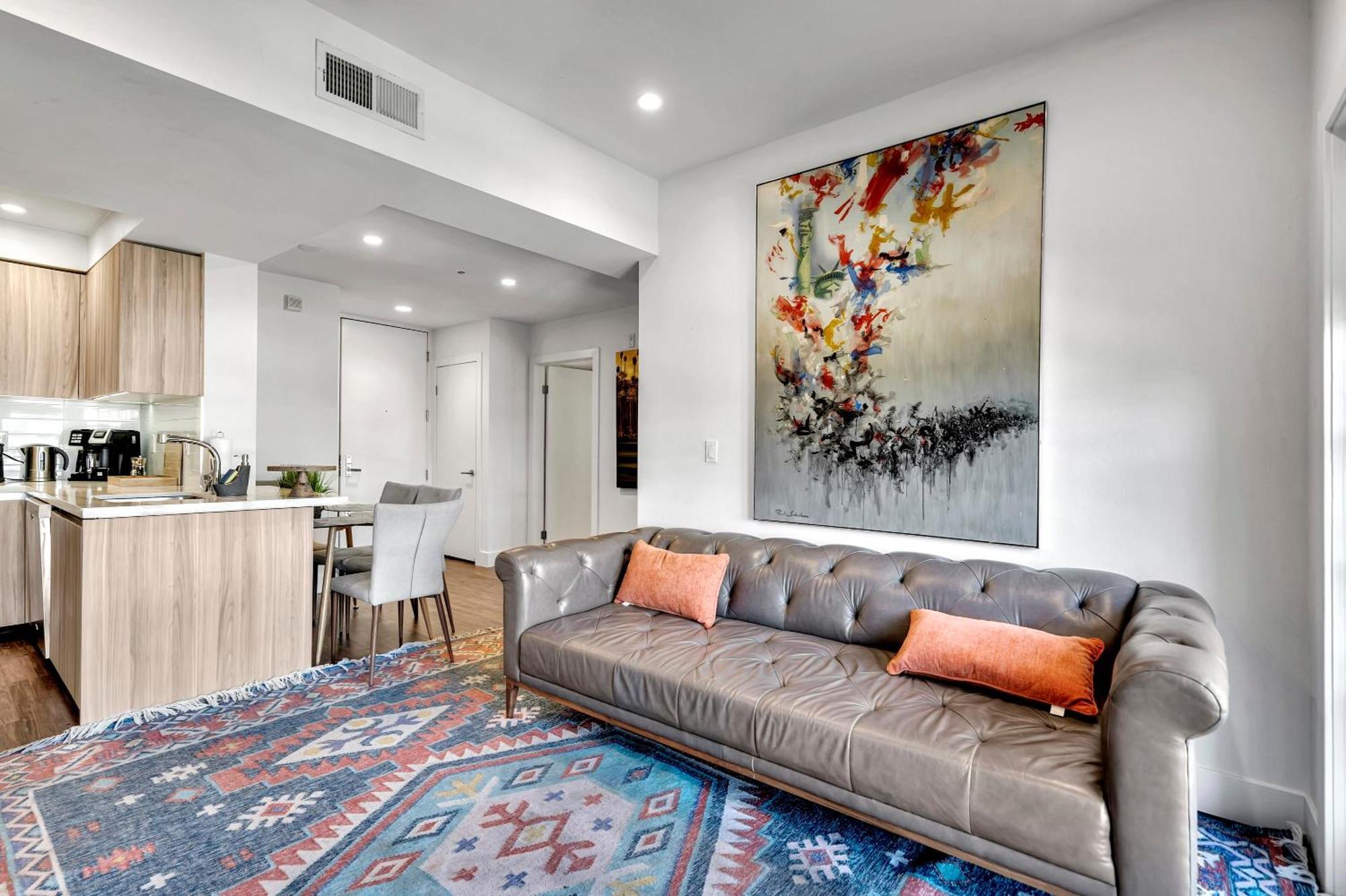 13 Luxury Apartment